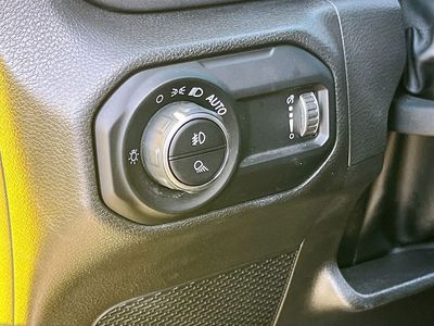 2023 Jeep Gladiator - Photo 10