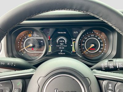 2025 Jeep Wrangler - Photo 12