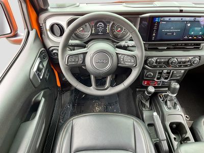2025 Jeep Wrangler - Photo 22
