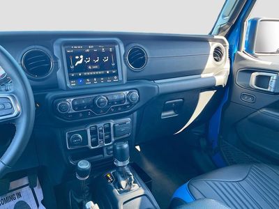 2022 Jeep Wrangler - Photo 24