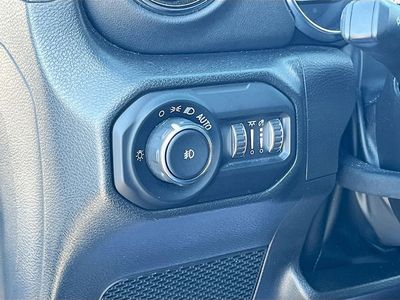 2022 Jeep Wrangler - Photo 10