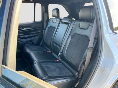 2023 Jeep Grand Cherokee - Photo 23
