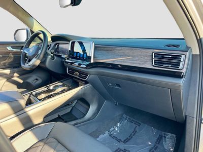 2025 Volkswagen Atlas - Photo 30
