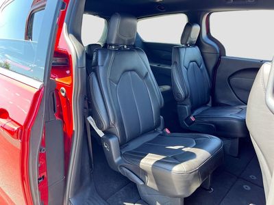 2025 Chrysler Pacifica - Photo 27