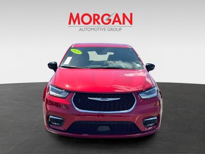 2025 Chrysler Pacifica - Photo 2