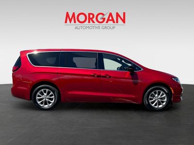 2025 Chrysler Pacifica - Photo 8