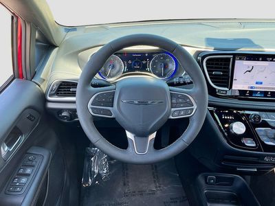 2025 Chrysler Pacifica - Photo 21