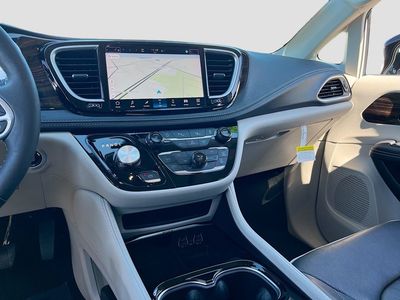 2024 Chrysler Pacifica - Photo 23