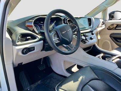 2024 Chrysler Pacifica - Photo 9