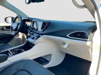 2024 Chrysler Pacifica - Photo 30