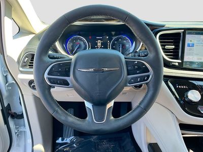 2024 Chrysler Pacifica - Photo 11