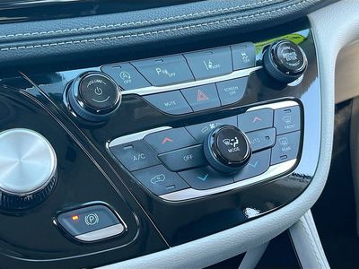 2024 Chrysler Pacifica - Photo 16