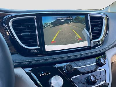 2024 Chrysler Pacifica - Photo 14