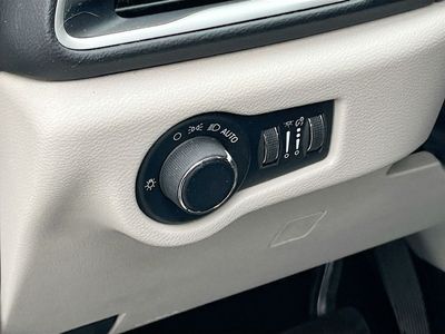 2020 Chrysler Voyager - Photo 10