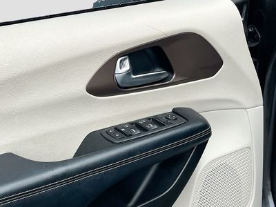 2020 Chrysler Voyager - Photo 17