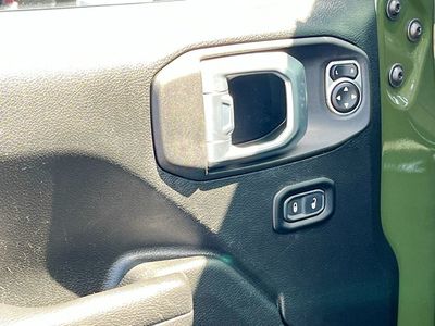 2023 Jeep Gladiator - Photo 18