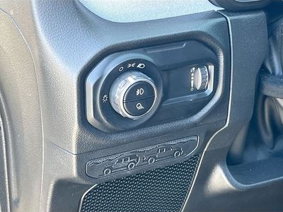 2025 Jeep Gladiator - Photo 10