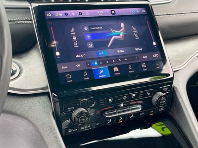 2025 Jeep Grand Cherokee - Photo 16