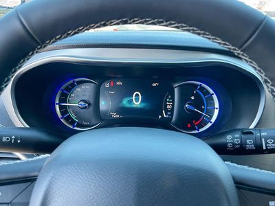 2024 Chrysler Pacifica Hybrid - Photo 12