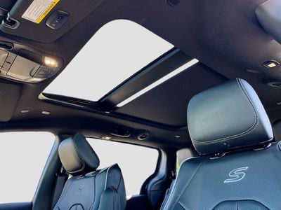 2024 Chrysler Pacifica Hybrid - Photo 22