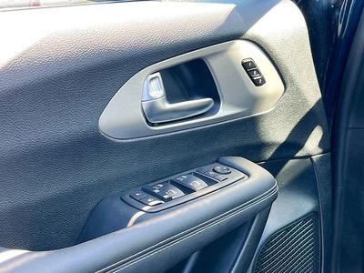 2024 Chrysler Pacifica Hybrid - Photo 18