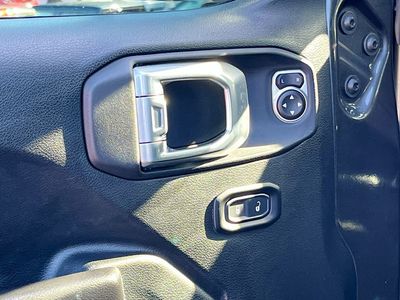 2021 Jeep Gladiator - Photo 18