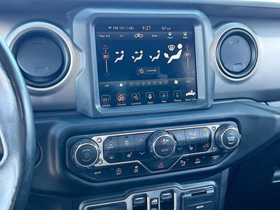 2021 Jeep Gladiator - Photo 16