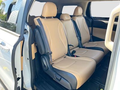2022 Kia Carnival - Photo 28