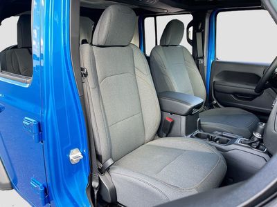 2026 Jeep Wrangler - Photo 24