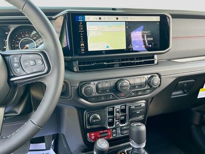 2026 Jeep Wrangler - Photo 15