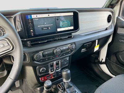 2026 Jeep Wrangler - Photo 21