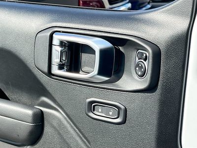 2026 Jeep Wrangler - Photo 17