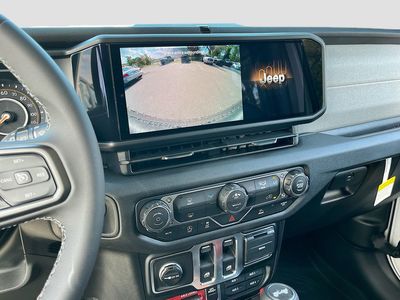 2026 Jeep Wrangler - Photo 13