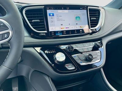 2026 Chrysler Pacifica - Photo 15