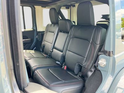2026 Jeep Wrangler - Photo 24