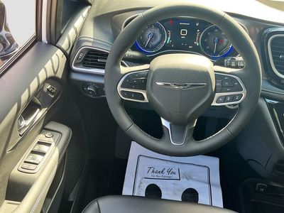 2026 Chrysler Pacifica — photo 22 view