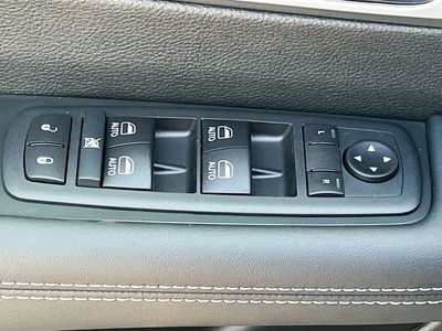 2026 Chrysler Pacifica — photo 18 view