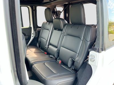 2026 Jeep Wrangler - Photo 24