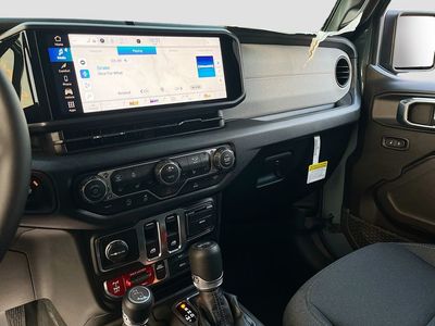 2026 Jeep Wrangler - Photo 22