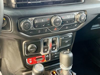 2026 Jeep Wrangler - Photo 15