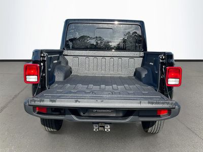 2026 Jeep Gladiator - Photo 24