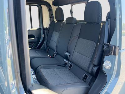 2026 Jeep Gladiator — photo 19 view