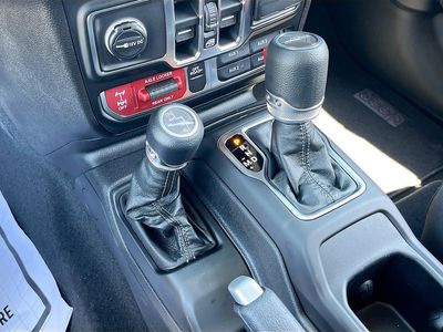 2026 Jeep Gladiator — photo 15 view