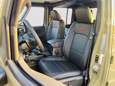 2026 Jeep Gladiator - Photo 21