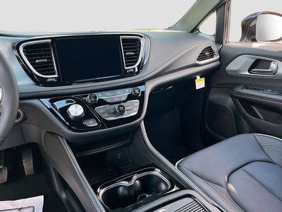 2026 Chrysler Pacifica - Photo 20