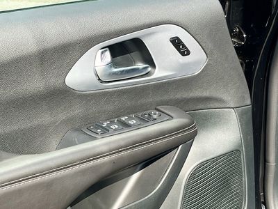 2026 Chrysler Pacifica - Photo 15