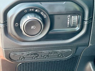 2025 Jeep Wrangler - Photo 10