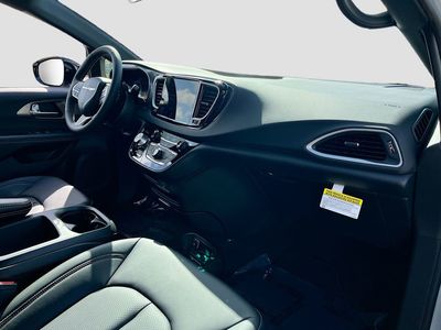 2026 Chrysler Voyager - Photo 28