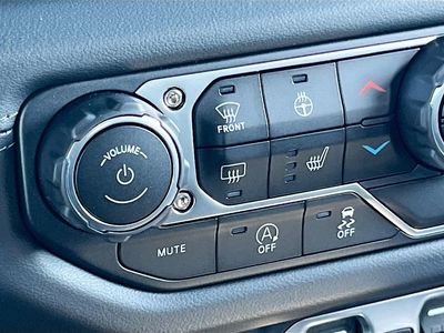 2025 Jeep Wrangler - Photo 20