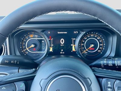 2025 Jeep Wrangler - Photo 12